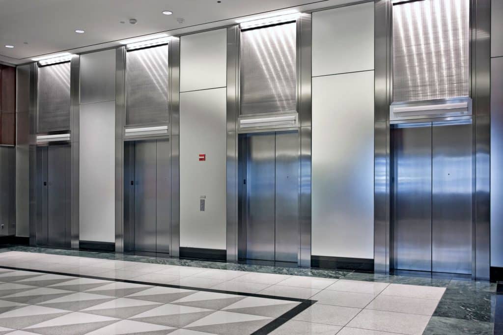 نحوه باز و بسته شدن درب کابین آسانسور
